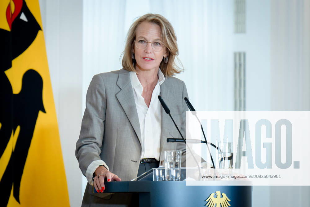 Julia Jäkel, Media Manager and Member of the Supervisory Board Schloss Bellevue, Berlin, Presentation of the final report for an effective state, Julia Jäkel, Media Manager and Member of the Supervisory Board Berlin Berlin GER