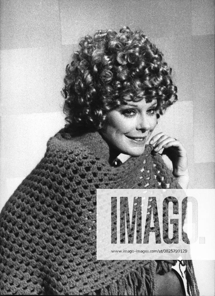 1970 1979 Actors Actress 12 December 1971 the Second TV channel in Western Germany will frivolous the New Broadcast Perlico – Perlace , the on 17 December at ZDF broadcasted will, dedicates itself a Evening of Puren Nonsense to the Celebrities Actresses and Acting belongs to also Movie star El