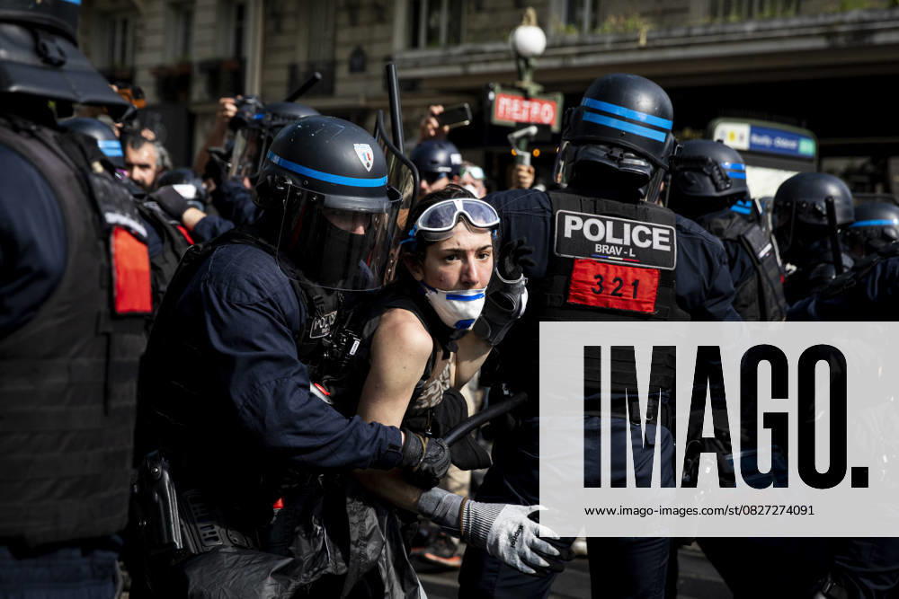 Clashes erupt between police and protesters during May Day rally in Paris PARIS, FRANCE - MAY 01: Scuffles broke out between police and demonstrators during Labour Day rally, as thousands took to the streets demanding better wages and labor conditions in Paris, France on May 01, 2025. France World. Editorial use only. Please get in touch for any other usage.