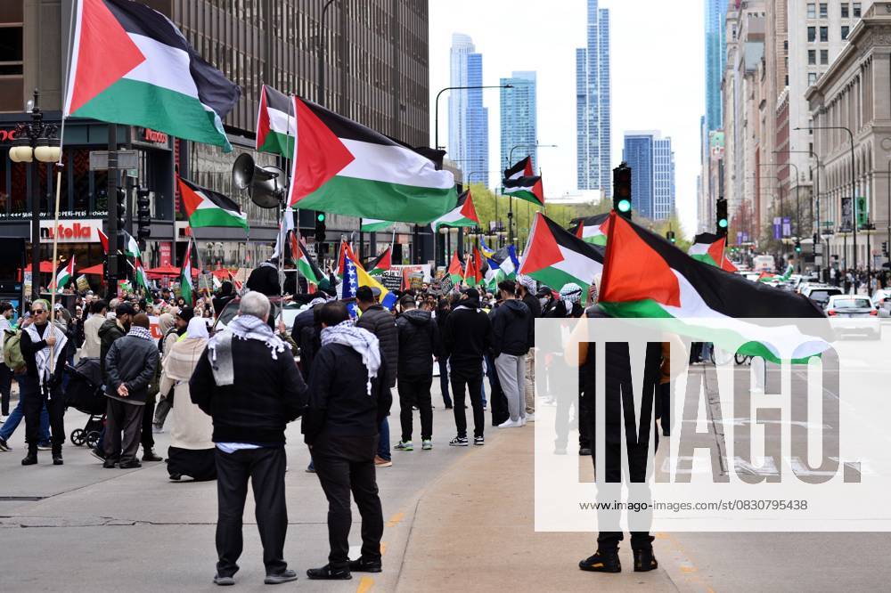 Pro-Palestinian protesters march through downtown Chicago CHICAGO, UNITED STATES - APRIL 20: Pro-Palestinian demonstrators march through downtown Chicago to protest against Israeli attacks on Gaza, on April 20, 2024 in Chicago, Illinois, United States. United States World. Editorial use only. Please get in touch for any other usage.