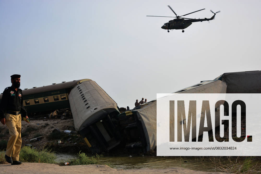 28 killed, 50 injured as passenger train derails in southern Pakistan NAWABSHAH, PAKISTAN, AUGUST 06: A helicopter is seen as the coaches of an Express train derailed at Nawabshah, southern Sindh province, Pakistan on August 06, 2023. The death toll from the accident rose to 28 and 50 injured people have been transported to nearby hospitals. At least 10 carriages of Hazara Express, which was traveling from the port city of Karachi to the northeastern garrison city of Rawalpindi, derailed near the Nawabshah district, some 267 kilometers (166 miles) from Karachi, Pakistan Railways as reported. Pakistan World. Editorial use only. Please get in touch for any other usage.
