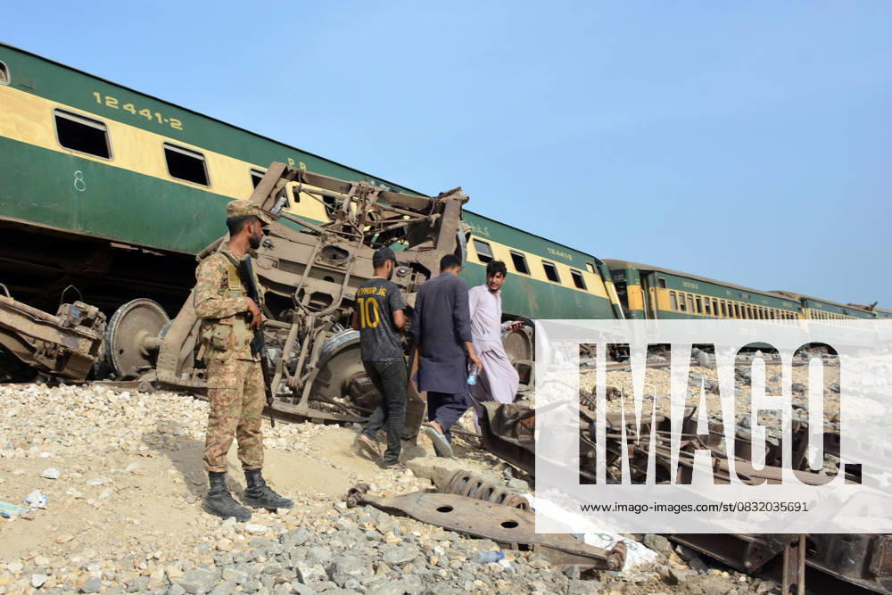 28 killed, 50 injured as passenger train derails in southern Pakistan NAWABSHAH, PAKISTAN, AUGUST 06: A view of derailment of coaches of an Express train at Nawabshah, southern Sindh province, Pakistan on August 06, 2023. The death toll from the accident rose to 28 and 50 injured people have been transported to nearby hospitals. At least 10 carriages of Hazara Express, which was traveling from the port city of Karachi to the northeastern garrison city of Rawalpindi, derailed near the Nawabshah district, some 267 kilometers (166 miles) from Karachi, Pakistan Railways as reported. Pakistan World. Editorial use only. Please get in touch for any other usage.