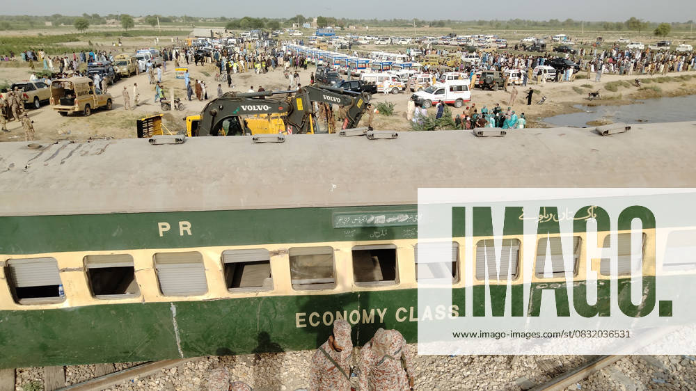 22 killed, 50 injured as passenger train derails in southern Pakistan NAWABSHAH, PAKISTAN, AUGUST 06: A view of derailment of coaches of an Express train at Nawabshah, southern Sindh province, Pakistan, on August 06, 2023. The death toll from a train accident in Pakistan s southern Sindh province on Sunday rose to 22 as rescuers pulled out seven more bodies from the wreckage of the derailed carriages. At least 10 carriages of Hazara Express, which was traveling from the port city of Karachi to the northeastern garrison city of Rawalpindi, derailed near the Nawabshah district, some 267 km (165 mi) from Karachi, Pakistan Railways said. Pakistan World. Editorial use only. Please get in touch for any other usage.