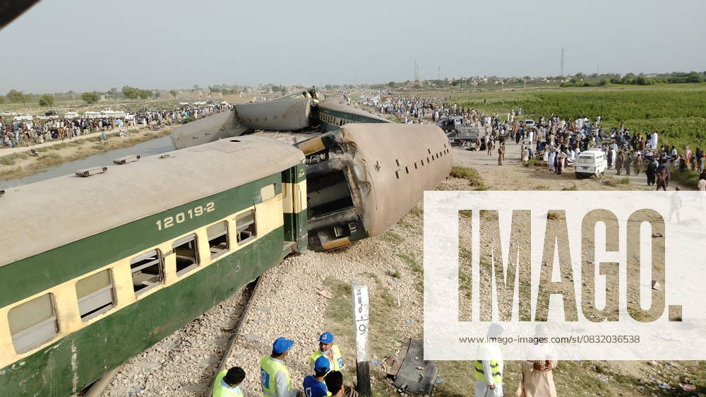 22 killed, 50 injured as passenger train derails in southern Pakistan NAWABSHAH, PAKISTAN, AUGUST 06: A view of derailment of coaches of an Express train at Nawabshah, southern Sindh province, Pakistan, on August 06, 2023. The death toll from a train accident in Pakistan s southern Sindh province on Sunday rose to 22 as rescuers pulled out seven more bodies from the wreckage of the derailed carriages. At least 10 carriages of Hazara Express, which was traveling from the port city of Karachi to the northeastern garrison city of Rawalpindi, derailed near the Nawabshah district, some 267 km (165 mi) from Karachi, Pakistan Railways said. Pakistan World. Editorial use only. Please get in touch for any other usage.