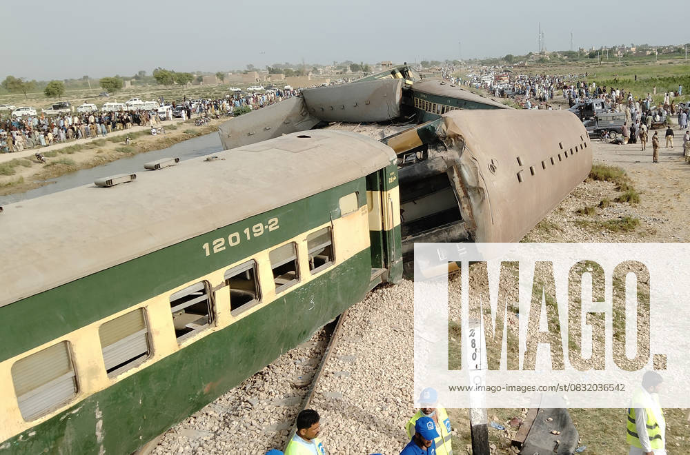 22 killed, 50 injured as passenger train derails in southern Pakistan NAWABSHAH, PAKISTAN, AUGUST 06: A view of derailment of coaches of an Express train at Nawabshah, southern Sindh province, Pakistan, on August 06, 2023. The death toll from a train accident in Pakistan s southern Sindh province on Sunday rose to 22 as rescuers pulled out seven more bodies from the wreckage of the derailed carriages. At least 10 carriages of Hazara Express, which was traveling from the port city of Karachi to the northeastern garrison city of Rawalpindi, derailed near the Nawabshah district, some 267 km (165 mi) from Karachi, Pakistan Railways said. Pakistan World. Editorial use only. Please get in touch for any other usage.