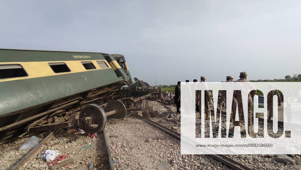 22 killed, 50 injured as passenger train derails in southern Pakistan NAWABSHAH, PAKISTAN, AUGUST 06: A view of derailment of coaches of an Express train at Nawabshah, southern Sindh province, Pakistan, on August 06, 2023. The death toll from a train accident in Pakistan s southern Sindh province on Sunday rose to 22 as rescuers pulled out seven more bodies from the wreckage of the derailed carriages. At least 10 carriages of Hazara Express, which was traveling from the port city of Karachi to the northeastern garrison city of Rawalpindi, derailed near the Nawabshah district, some 267 km (165 mi) from Karachi, Pakistan Railways said. Pakistan World. Editorial use only. Please get in touch for any other usage.