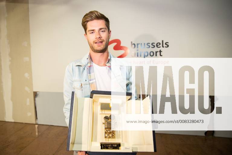 Director Lukas Dhont pictured during the return after the Festival de Cannes film festival, Sunday 20 May 2018 at Brussels Airport in Zaventem. Belgian director Dhont won the Camera d Or (Golden Camera) debut prize for his film Girl . JAMESxARTHURxGEKIERE 05349193