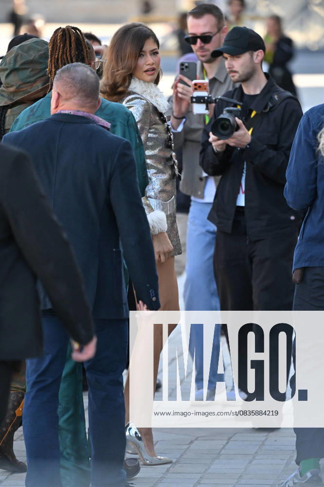 PFW Louis Vuitton Outside Arrivals Zendaya arriving at Louis Vuitton Fashion Show during Paris Fashion Week in Paris, France on September 30, 2025. Photo by Julien Reynaud APS-Medias ABACAPRESS.COM Paris France