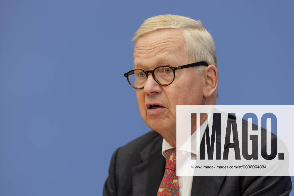 Lutz Goebel, Chairman of the National Regulatory Control Council NKR , recorded at the Federal Press Conference on the Annual Report of the National Regulatory Control Council on the Reduction of Buerocracy in Berlin, 02 10 2025 Berlin Germany