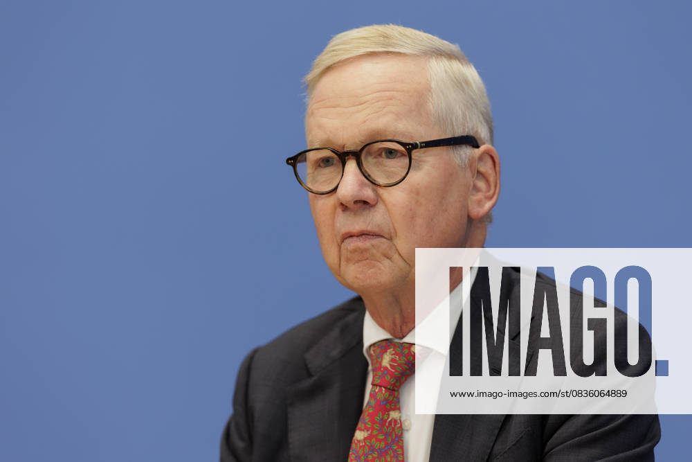 Lutz Goebel, Chairman of the National Regulatory Control Council NKR , recorded at the Federal Press Conference on the Annual Report of the National Regulatory Control Council on the Reduction of Buerocracy in Berlin, 02 10 2025 Berlin Germany