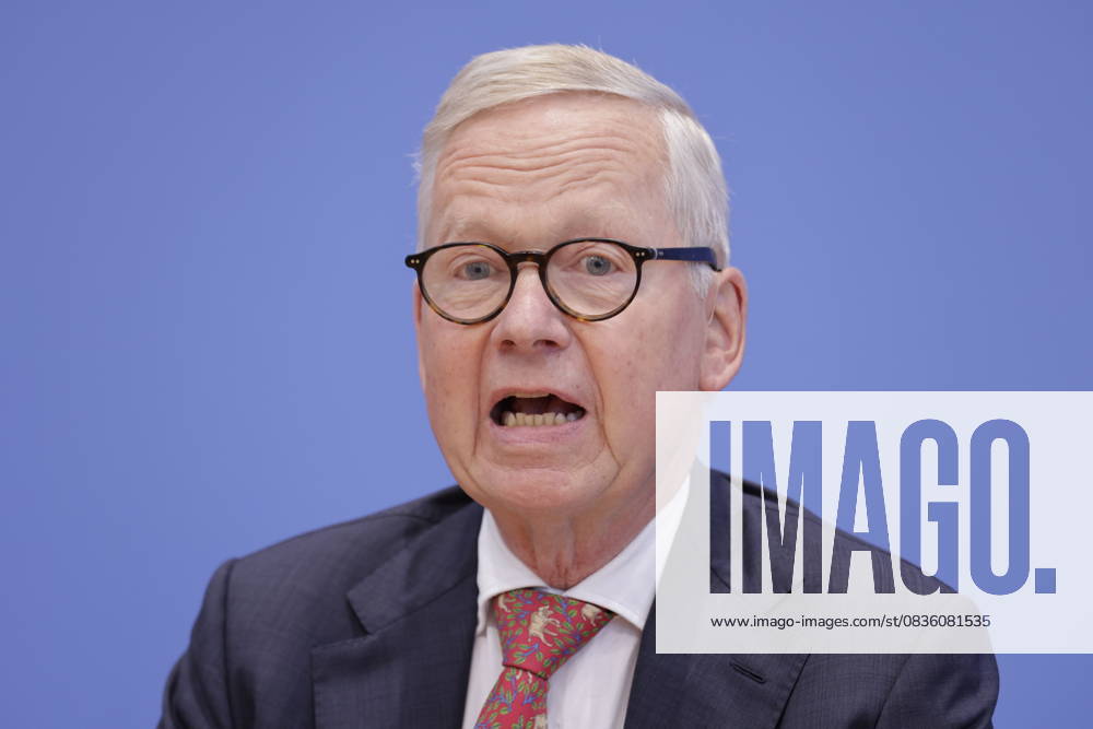 Lutz Goebel, Chairman of the National Regulatory Control Council, Germany, Berlin, Federal Press Conference, Topic Annual Report of the National Regulatory Control Council on Bureaucracy Reduction
