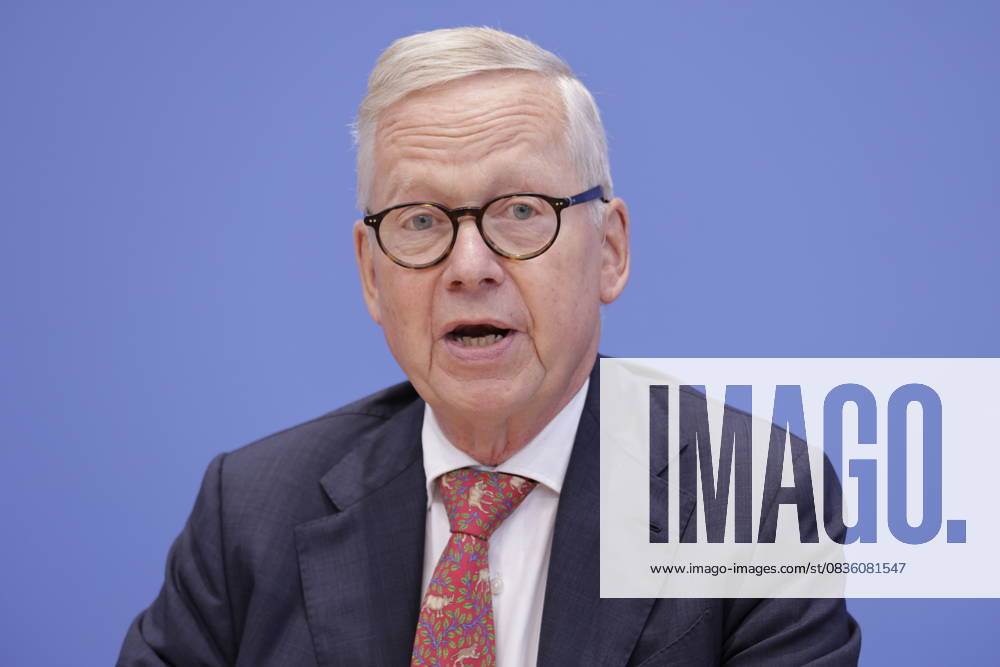 Lutz Goebel, Chairman of the National Regulatory Control Council, Germany, Berlin, Federal Press Conference, Topic Annual Report of the National Regulatory Control Council on Bureaucracy Reduction