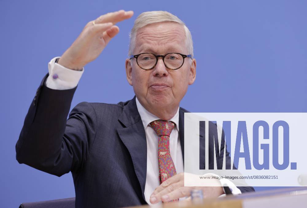Lutz Goebel, Chairman of the National Regulatory Control Council, Germany, Berlin, Federal Press Conference, Topic Annual Report of the National Regulatory Control Council on Bureaucracy Reduction