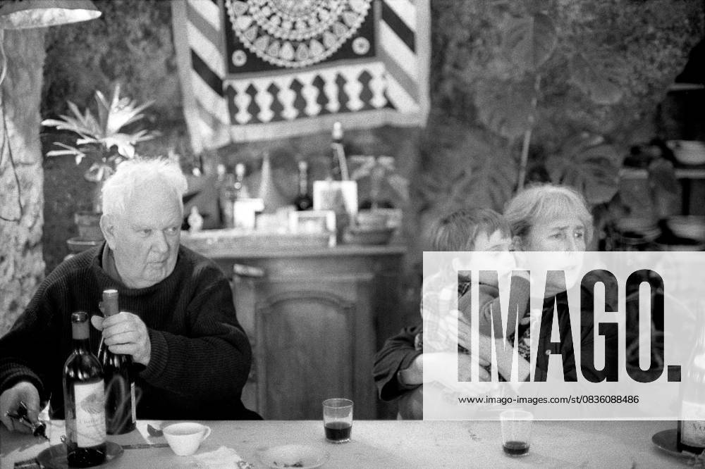 Portrait of Alexander Sandy Calder and his wife Louisa born James 1969 Serge Hambourg opale photo