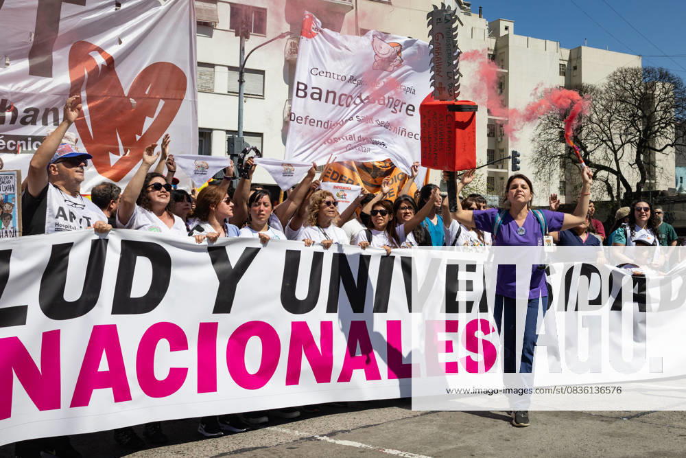 Doctors and healthcare workers march to defend pediatric funding law in front of the Argentine National Congress Buenos Aires Argentina - ZUMAp265 20251002_zip_p265_002