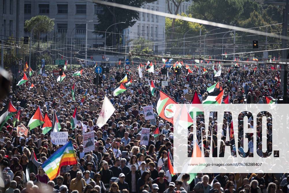 Photo IPP Diego Nangano Cappello Rome 04 10 2025 National Pro Palestine demonstration in the photo demonstrators marching in support of Palestine Italy Photo Press World Copyright