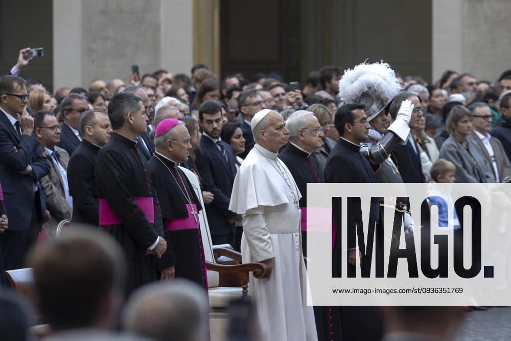 Pope Leo XIV attends the Swearing-in ceremony of 27 new Swiss Guard recruits, in the San Damaso Courtyard at the Vatican Vatican City Vatican - ZUMAs197 20251004_aaa_s197_1162