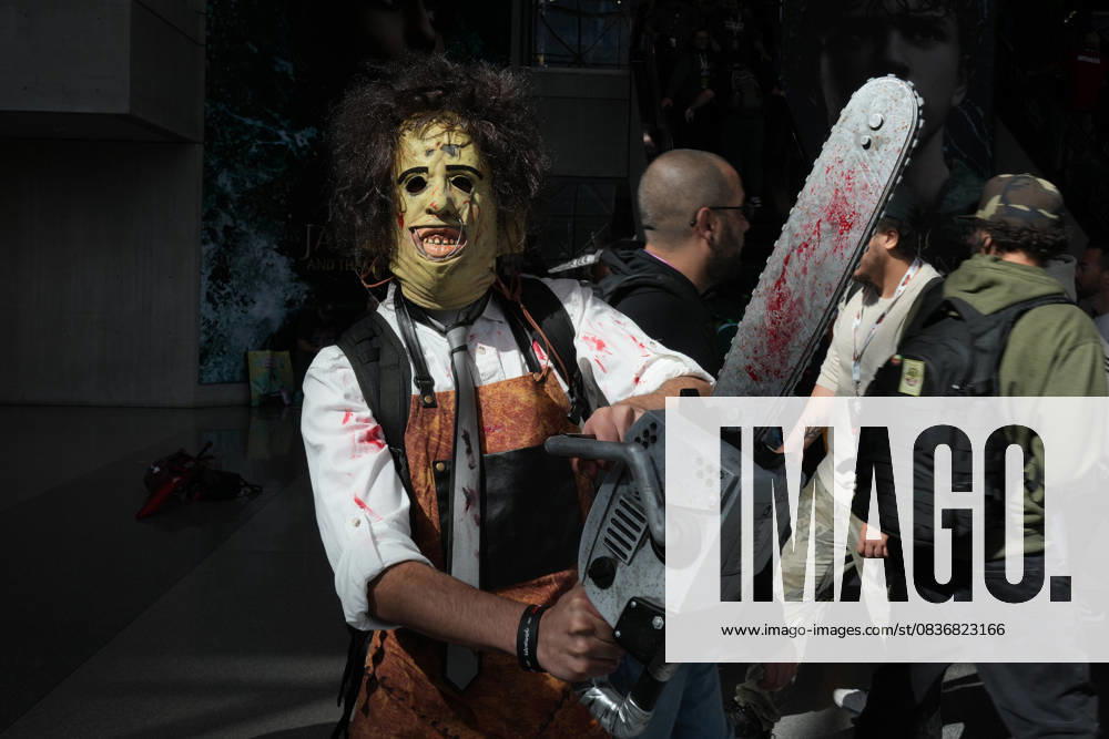 An attendee in cosplay from the film Texas Chainsaw Massacre at the New York Comic Con at the Jacob K. Javits Convention Center on October 10, 2025 in New York. New York USA - ZUMAb148 20251010_zap_b148_088