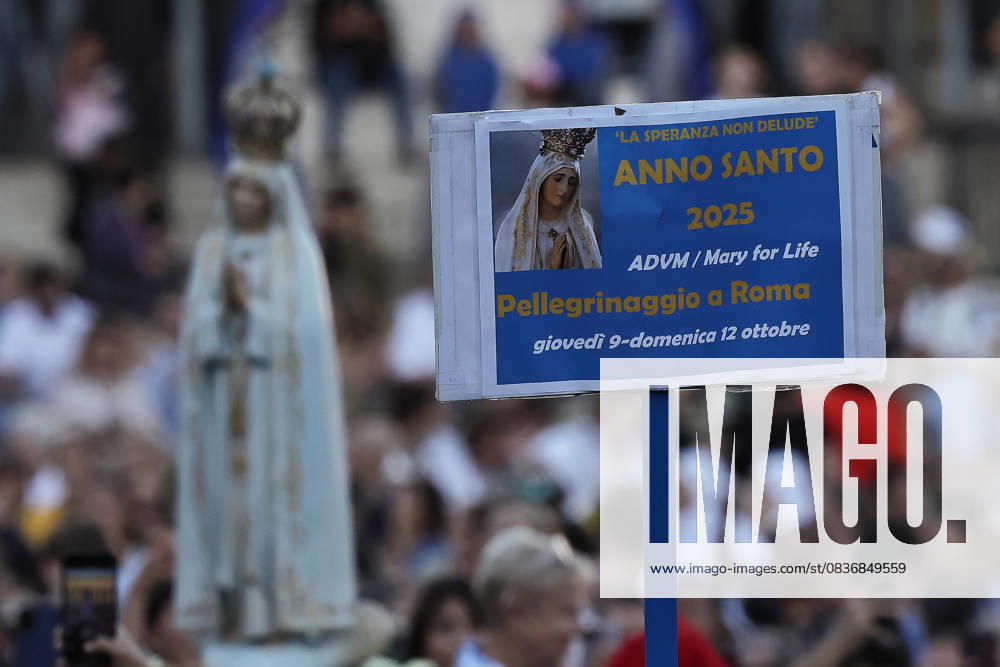 Vatican City - POPE LEO XIV during the Marian Vigil of Our Lady of Fatima in Peter s Square at the Vatican. EvandroInetti_via ZUMA Wire Vatican City State - ZUMAi15_ 20251011_zaf_i15_066