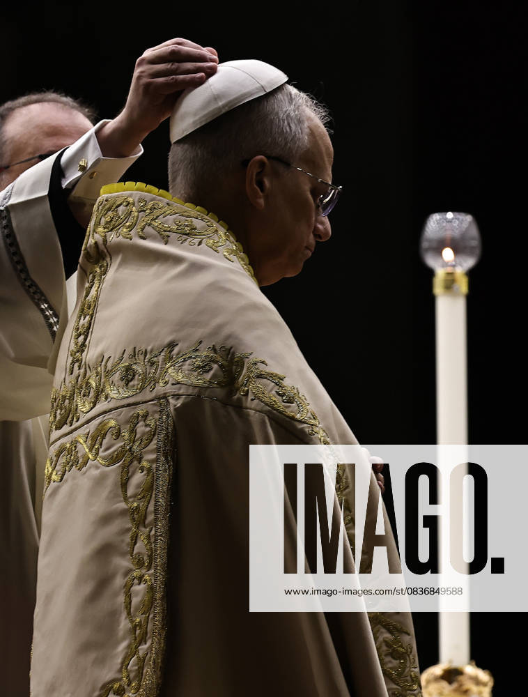 Vatican City - POPE LEO XIV during the Marian Vigil of Our Lady of Fatima in Peter s Square at the Vatican. EvandroInetti_via ZUMA Wire Vatican City State - ZUMAi15_ 20251011_zaf_i15_059