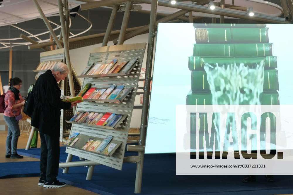 Frankfurt am Main, DEU, Frankfurt Book Fair View into the pavilion of the guest country Philippines