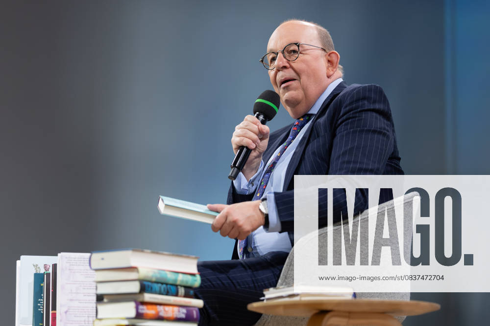 Book Fair Frankfurt 2025 Denis Scheck presents new publications on the literary stage of ARD, ZDF and 3sat Book Fair Frankfurt on October 16, 2025 , Frankfurt am Main Hessen Germany Exhibition Grounds