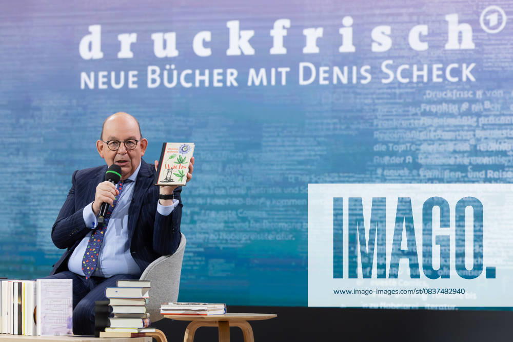 Book Fair Frankfurt 2025 Denis Scheck presents new publications on the literary stage of ARD, ZDF and 3sat Book Fair Frankfurt on October 16, 2025 , Frankfurt am Main Hessen Germany Exhibition Grounds