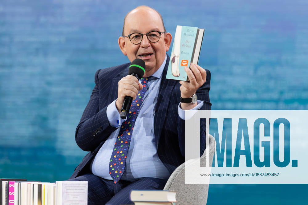 Book Fair Frankfurt 2025 Denis Scheck presents new publications on the literary stage of ARD, ZDF and 3sat Book Fair Frankfurt on October 16, 2025 , Frankfurt am Main Hessen Germany Exhibition Grounds
