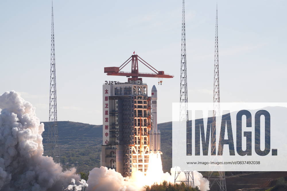 (251017) -- TAIYUAN, Oct. 17, 2025 -- A modified Long March-6 carrier rocket carrying a new satellite group blasts off from the Taiyuan Satellite Launch Center in north China s Shanxi Province on Oct. 17, 2025. The satellite group, which will constitute the Spacesail Constellation -- a commercial Chinese low-orbit satellite network, was launched at 3:08 p.m. (Beijing Time) and entered its preset orbit successfully. (Photo by Xinhua) (EyesOnSci)CHINA-TAIYUAN-SATELLITE GROUP-LAUNCH (CN) WangxYapeng