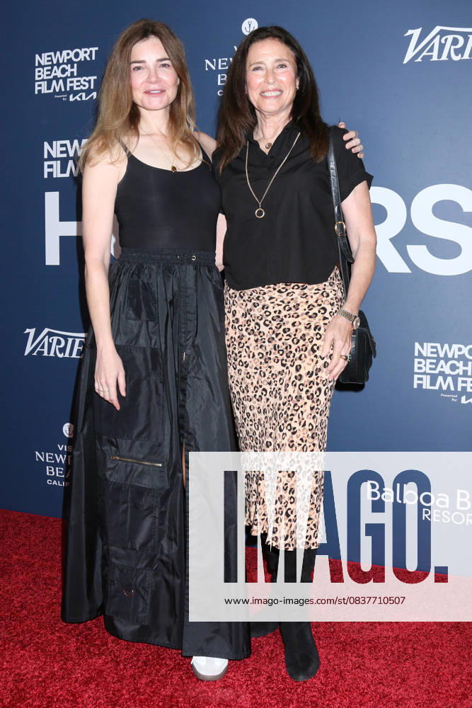 LOS ANGELES - OCT 19: Betsy Brandt, Mimi Rogers at the 2025 Newport Beach Film Festival HONORS at the Balboa Bay Club on October 19, 2025 in Newport Beach, CA Newport Beach USA - ZUMAnc22 20251019_zaa_nc22_179