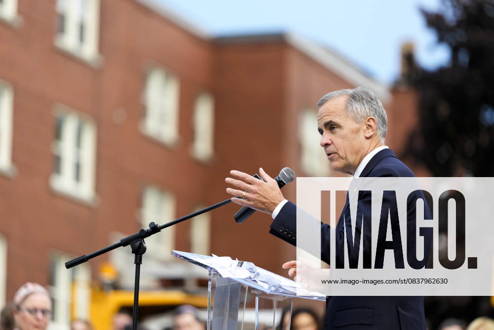 Ottawa, On, CAN: Prime Minister Mark Carney makes remarks at the opening of the Finkelstein Chabad Jewish Centre in Ottawa, on Tuesday, Oct. 21, 2025. Ottawa CAN - ZUMAc35_ 20251021_zaf_c35_188