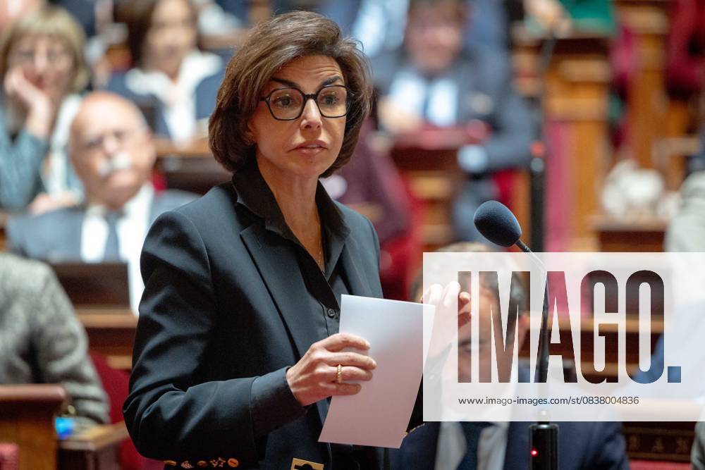 Session of questions to the government at The French Senate - Paris AJ French Minister of Culture Rachida Dati during a session of questions to the Government (QAG) (Questions au gouvernement) at the French Senate (Palais du Luxembourg) in Paris, France on October 22, 2025. Photo by Alexis Jumeau ABACAPRESS.COM Paris France