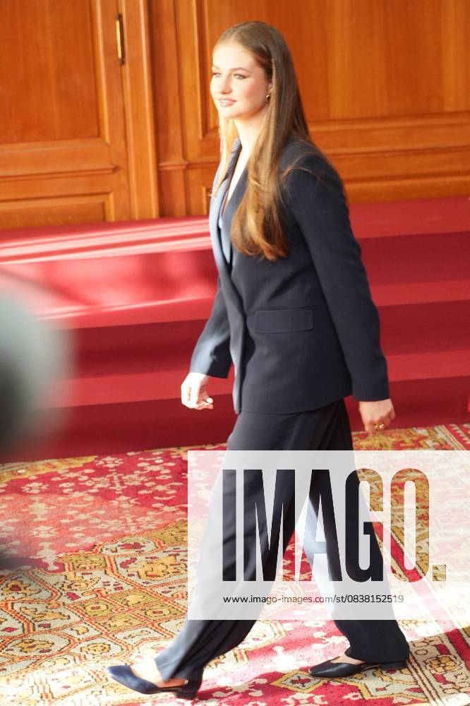 Spanish King Felipe VI and Queen Letizia with Princess Leonor de Borbon and Infanta Sofia de Borbon during an audience with the winners of finally college career of Oviedo University awards in Oviedo, on Friday 24 October 2025. Cordon Press