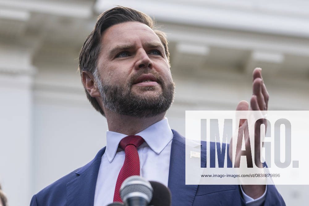 Vice President JD Vance gives remarks during a press conference with transportation and airline executives outside the West Wing of the White House in Washington, DC on Thursday, October 30, 2025. The Trump Administration is warning that as the government shutdown, now in its 30th day, drags on, it will have a worsening effect on airline travel delays. WASP20251030100 AaronxSchwartz
