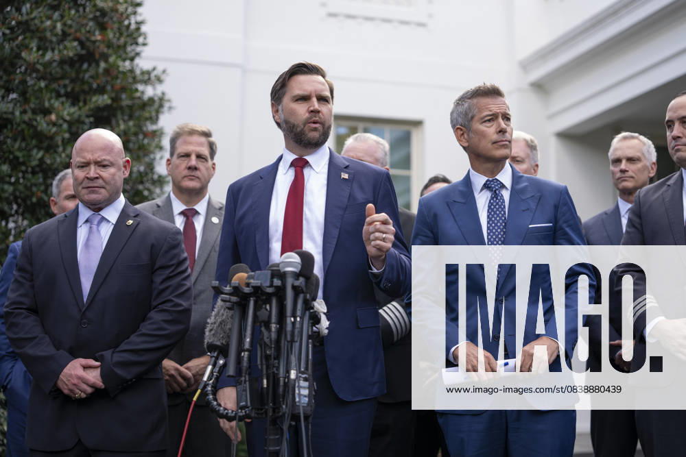 Vice President JD Vance gives remarks during a press conference with transportation and airline executives outside the West Wing of the White House in Washington, DC on Thursday, October 30, 2025. The Trump Administration is warning that as the government shutdown, now in its 30th day, drags on, it will have a worsening effect on airline travel delays. WASP20251030115 AaronxSchwartz