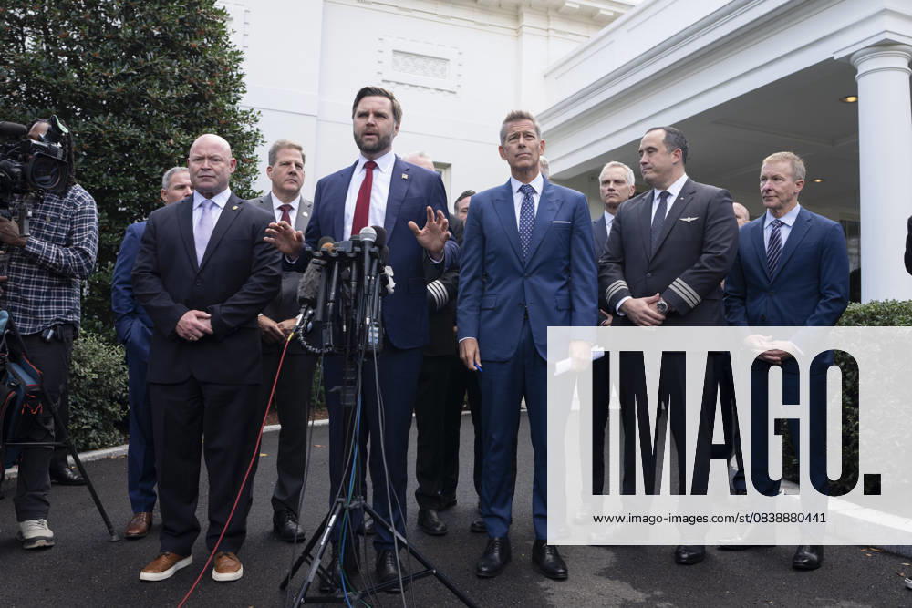Vice President JD Vance gives remarks during a press conference with transportation and airline executives outside the West Wing of the White House in Washington, DC on Thursday, October 30, 2025. The Trump Administration is warning that as the government shutdown, now in its 30th day, drags on, it will have a worsening effect on airline travel delays. WASP20251030116 AaronxSchwartz