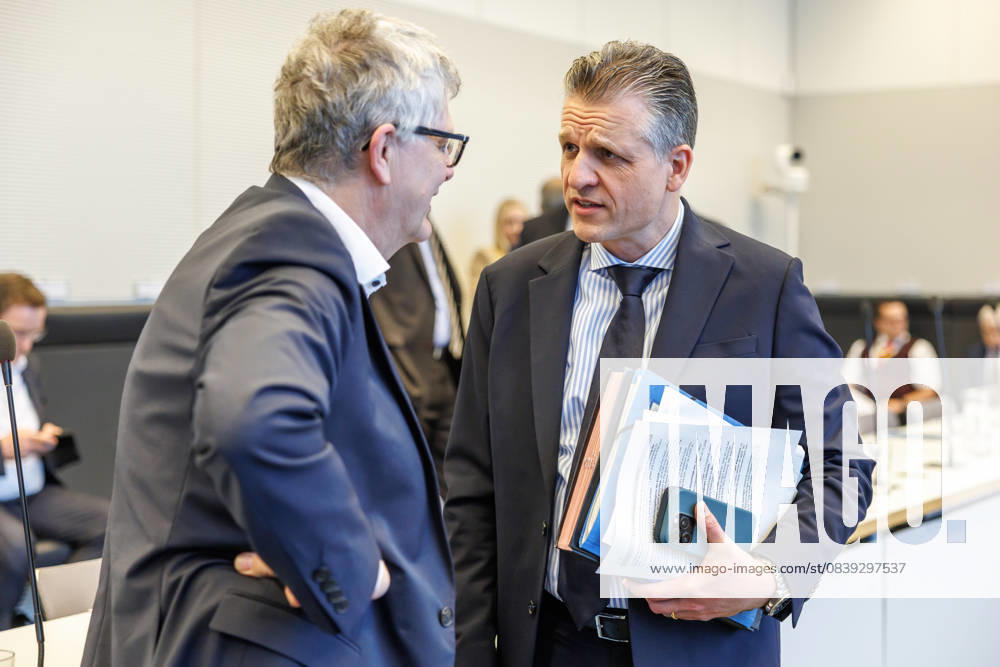 Parliamentary group meeting CDU CSU Thorsten Frei CDU , Minister of the Chancellery, at a parliamentary group meeting on 4 11 2025 in Berlin Berlin Berlin Germany Bundestag