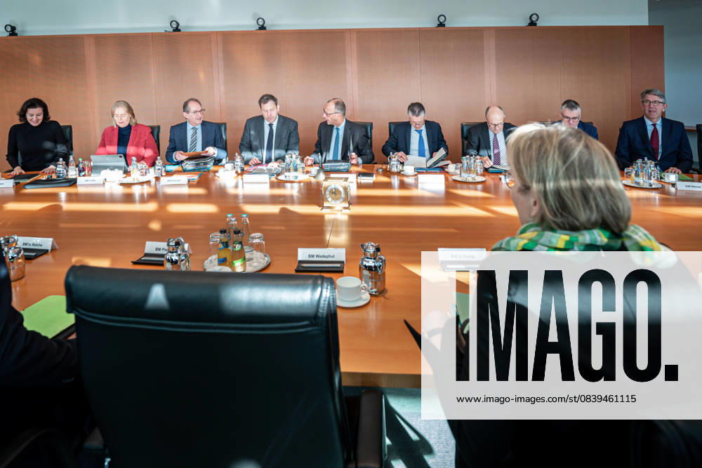 22 Meeting of the Federal Cabinet Impressions of the Cabinet table with the Federal Chancellors and the Federal Ministers at the beginning of the 22 Meeting of the Federal Cabinet Berlin Berlin Germany