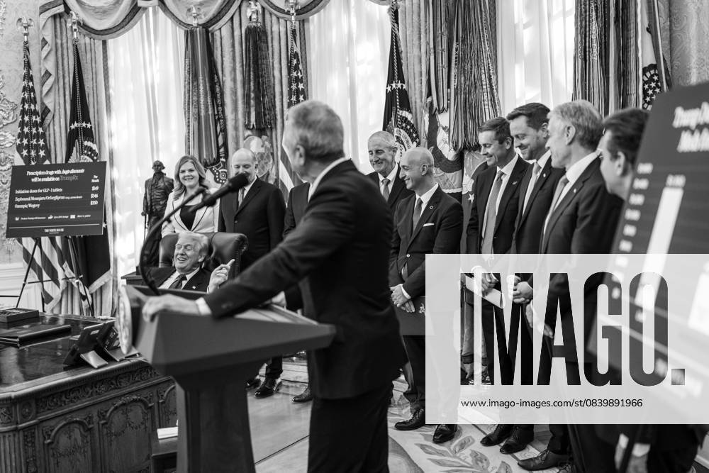 President Donald Trump makes an announcement on lowering drug prices HHS Secretary Robert F. Kennedy, Jr. delivers remarks after President Donald Trumps announcement on lowering drug prices in the Oval Office, Thursday, November 6, 2025., Credit:Abe McNatt Avalon