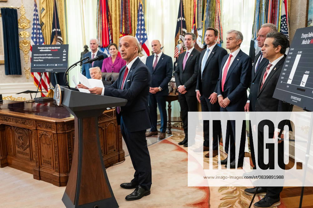 President Donald Trump makes an announcement on lowering drug prices President Donald Trump makes an announcement on lowering drug prices alongside pharmaceutical representatives and Cabinet members in the Oval Office, Thursday, November 6, 2025., Credit:Abe McNatt Avalon