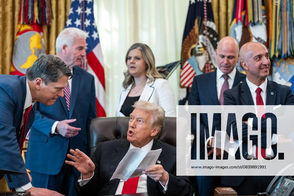 President Donald Trump makes an announcement on lowering drug prices President Donald Trump makes an announcement on lowering drug prices alongside pharmaceutical representatives and Cabinet members in the Oval Office, Thursday, November 6, 2025., Credit:Abe McNatt Avalon