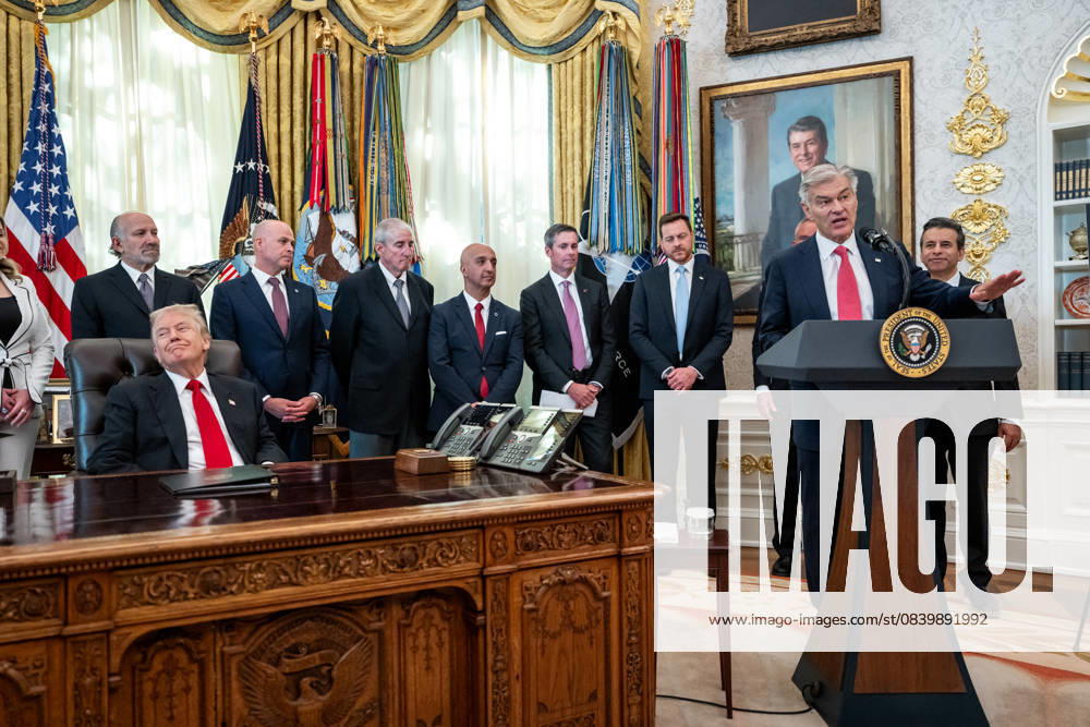 President Donald Trump makes an announcement on lowering drug prices CMMS Administrator Dr. Mehmet Oz delivers remarks after President Donald Trumps announcement on lowering drug prices in the Oval Office, Thursday, November 6, 2025., Credit:Abe McNatt Avalon