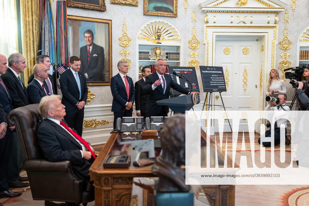 President Donald Trump makes an announcement on lowering drug prices HHS Secretary Robert F. Kennedy, Jr. delivers remarks after President Donald Trumps announcement on lowering drug prices in the Oval Office, Thursday, November 6, 2025., Credit:Abe McNatt Avalon