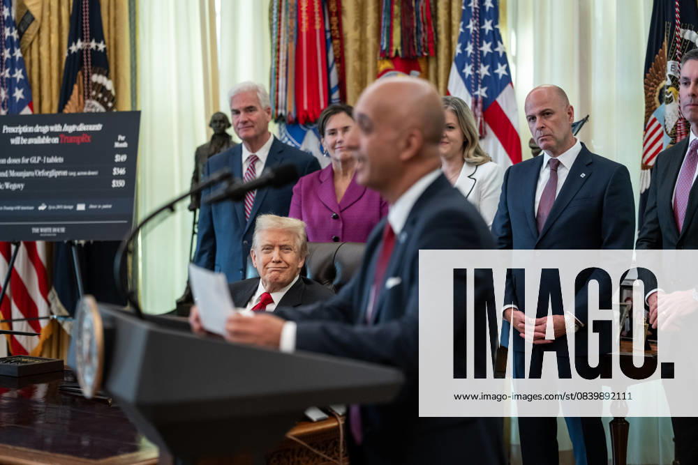 President Donald Trump makes an announcement on lowering drug prices President Donald Trump makes an announcement on lowering drug prices alongside pharmaceutical representatives and Cabinet members in the Oval Office, Thursday, November 6, 2025., Credit:Abe McNatt Avalon