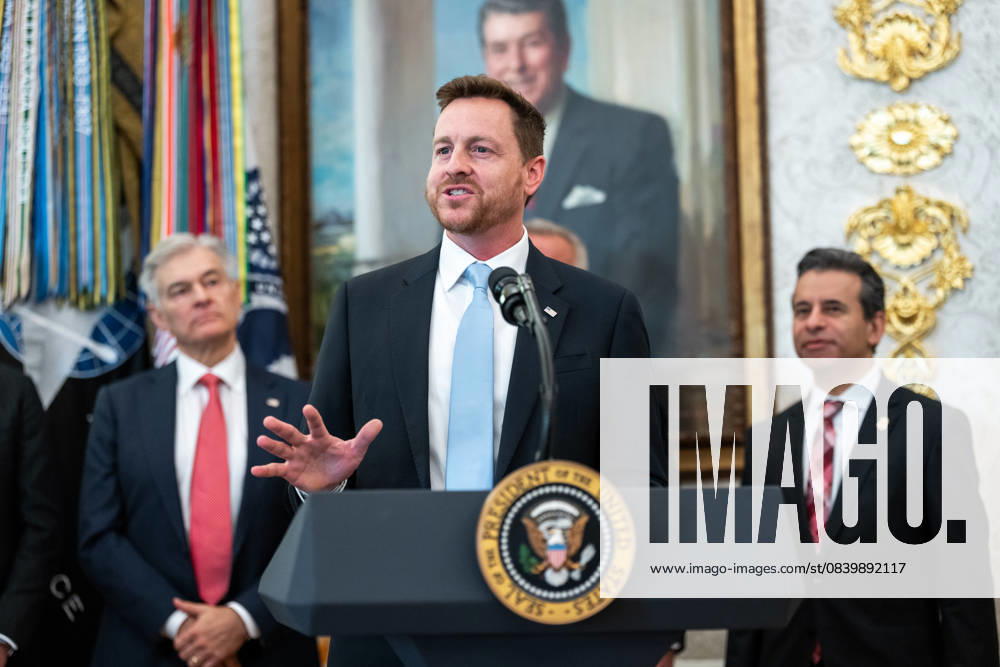 President Donald Trump makes an announcement on lowering drug prices Deputy Administrator of CMMS Chris Klomp delivers remarks after President Donald Trumps announcement on lowering drug prices in the Oval Office, Thursday, November 6, 2025., Credit:Abe McNatt Avalon
