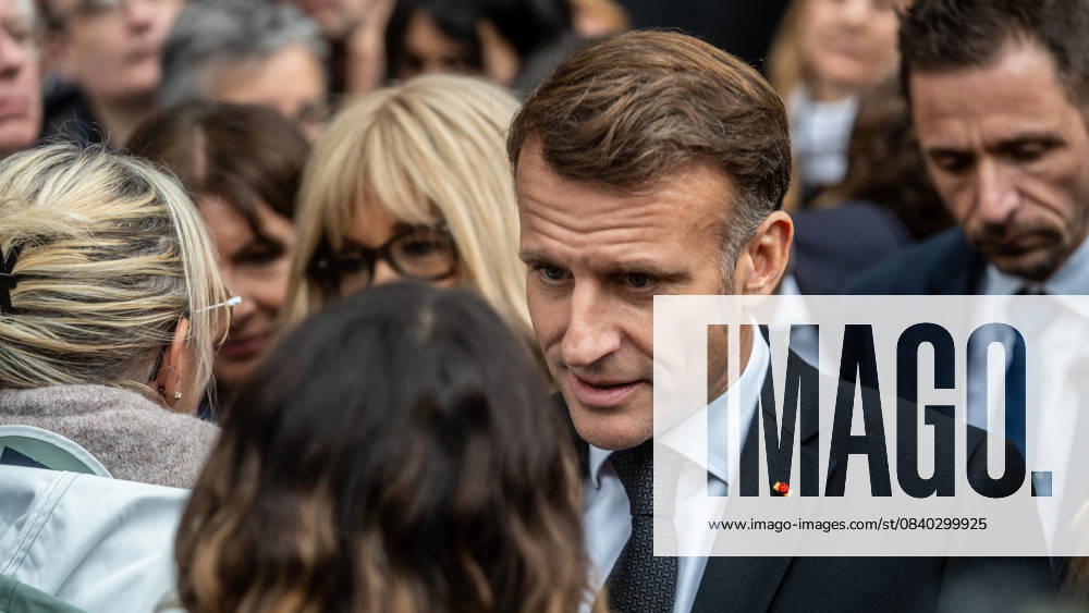 President Emmanuel Macron, Brigitte Macron at the tribute to the victims of the 13 November 2015 attacks in front of the Bataclan ten years after 13 November 2025 Charles Cohen Boyer Bestimage Tribute to the victims of the 13 November 2015 attacks in front of the Bataclan ten years after 13 November 2025 Paris France