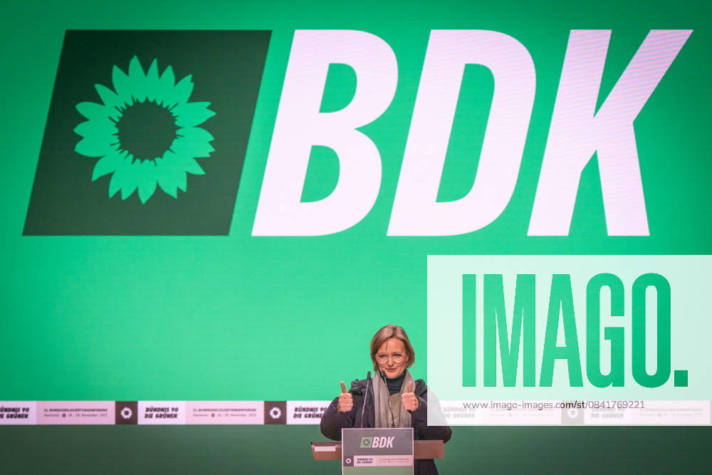 Franziska Brantner, Federal Chairwoman, checks the height of the lectern on stage before the start of the party conference in Hall 7 Bündnis 90 Die Grünen Federal Party Conference 51 Federal Delegates Conference in Hanover, Hanover Lower Saxony Germany Trade Fair, Hall 7