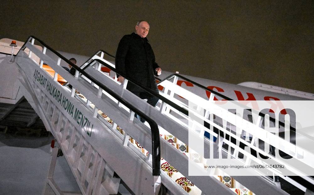 Turkmenistan Russia 9069802 12.12.2025 Russian President Vladimir Putin disembarks from a plane upon arrival at Ashgabat International Airport in Ashgabat, Turkmenistan. Kristina Kormilitsyna Sputnik Ashgabad Turkmenistan