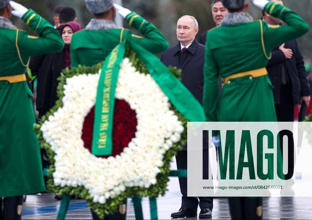 Turkmenistan Russia 9069852 12.12.2025 Russian President Vladimir Putin attends a wreath-laying ceremony at the Turkmenistan Neutrality Monument in Ashgabat, Turkmenistan. Alexander Shcherbak Sputnik Ashgabat Turkmenistan
