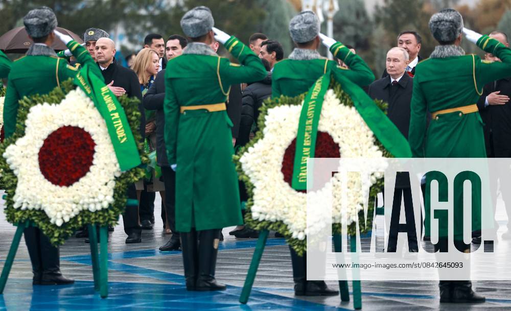 Turkmenistan Russia 9069853 12.12.2025 Russian President Vladimir Putin attends a wreath-laying ceremony at the Turkmenistan Neutrality Monument in Ashgabat, Turkmenistan. Alexander Shcherbak Sputnik Ashgabat Turkmenistan